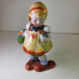 Vintage Occupied Japan Porcelain Figurine Flower Girl With Big Shoes